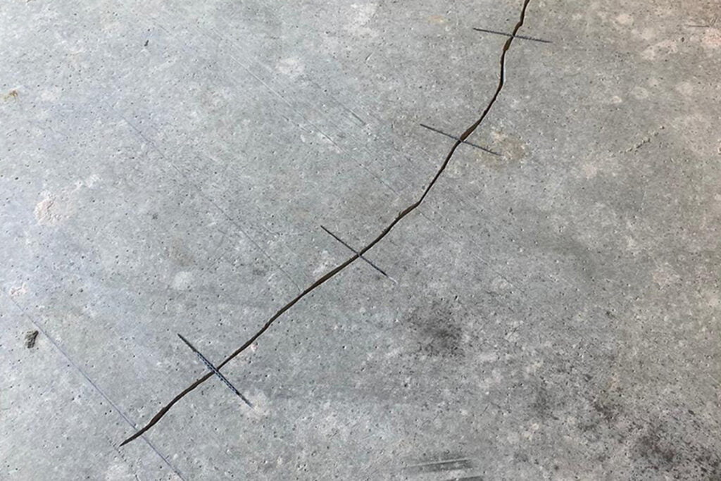Specialist epoxy crack repairs 01933 716018