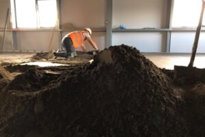 Floor screed contractor, installing fibre reinforced screed at a warehouse – bedford
