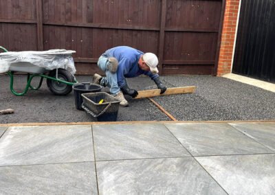 Contractor in thrapston, northants, installing a resin bound driveway