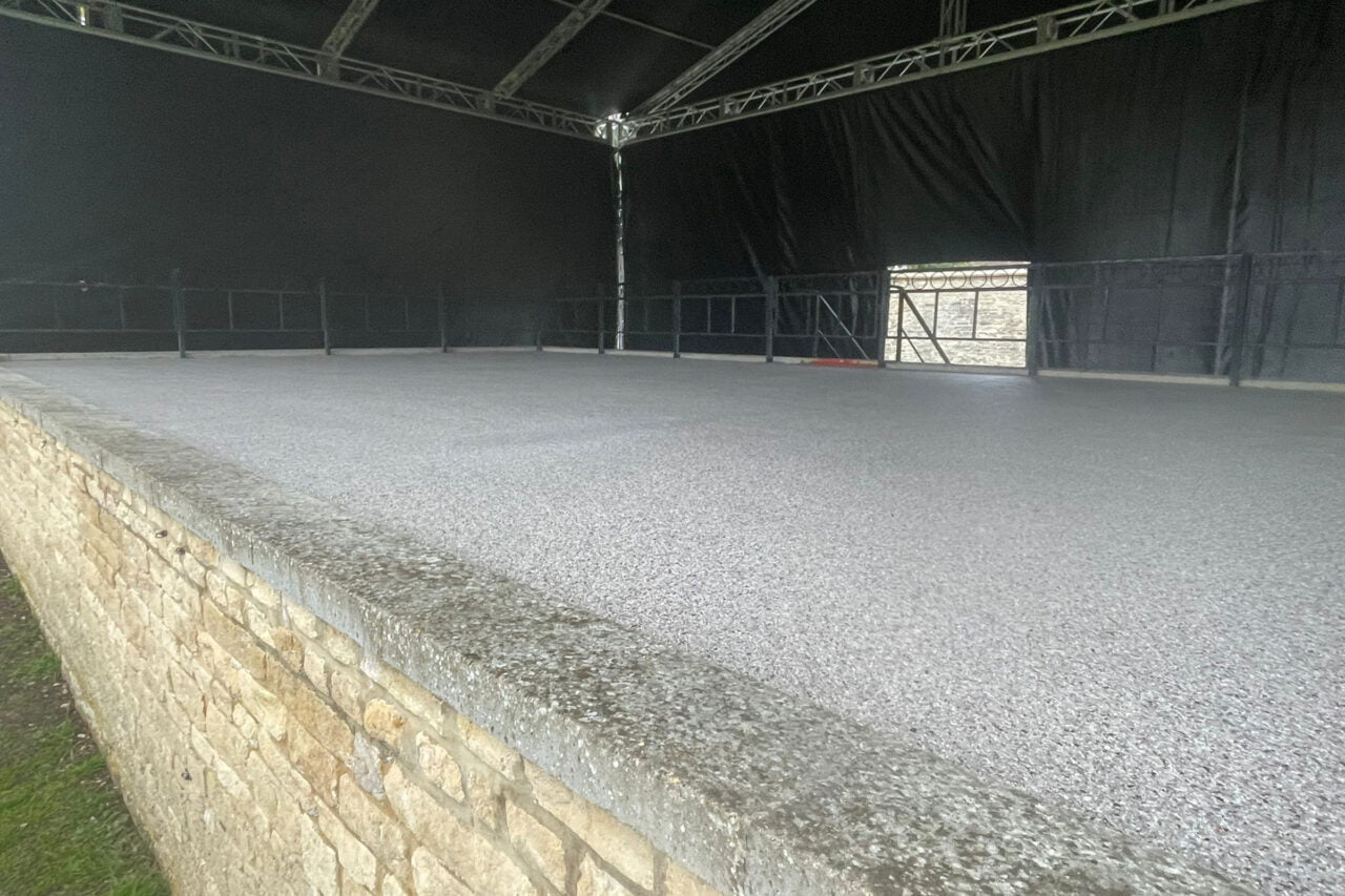 Resin bound stage, Rushden, Northants 01933 716018